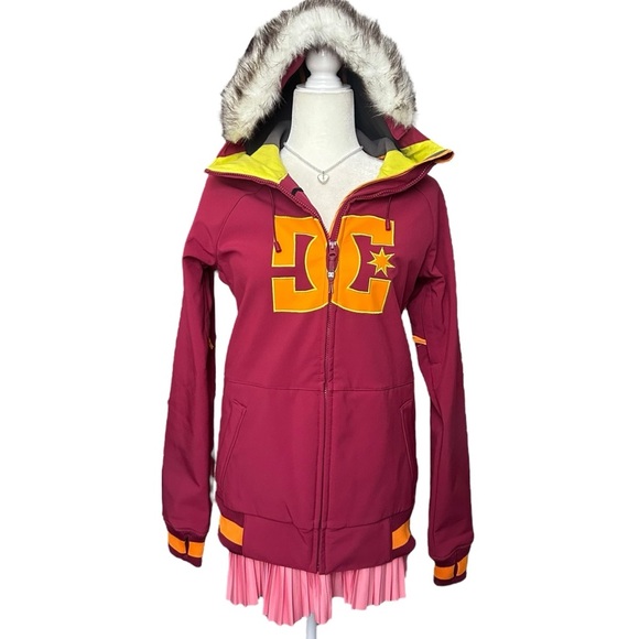 DC Soft Shell Burgundy Jacket Size XS - Picture 2 of 11